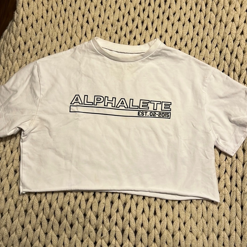 Alphalete crop tee